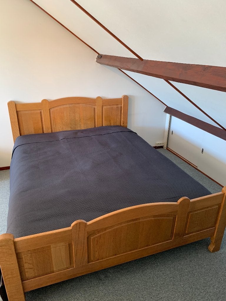 Tweepersoons bed massief eiken 140x200 cm met matras, Huis en Inrichting, Slaapkamer | Bedden, Ophalen, Gebruikt, Tweepersoons