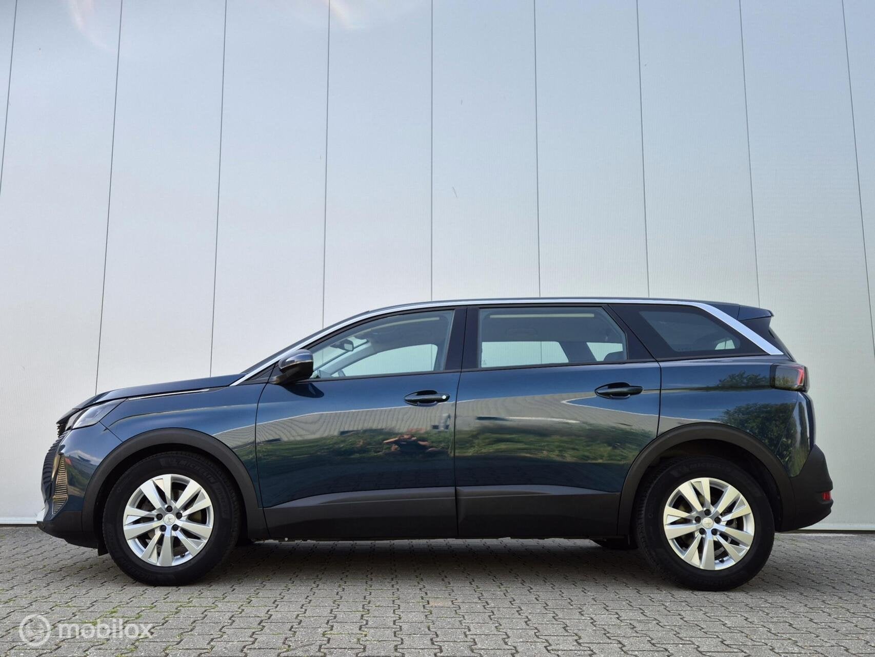 PEUGEOT 5008 1.2 PURETECH BLUE LEASE ACTIVE/FULL LED/TREKHAA, Voorwielaandrijving, Gebruikt, Euro 6, 1199 cc