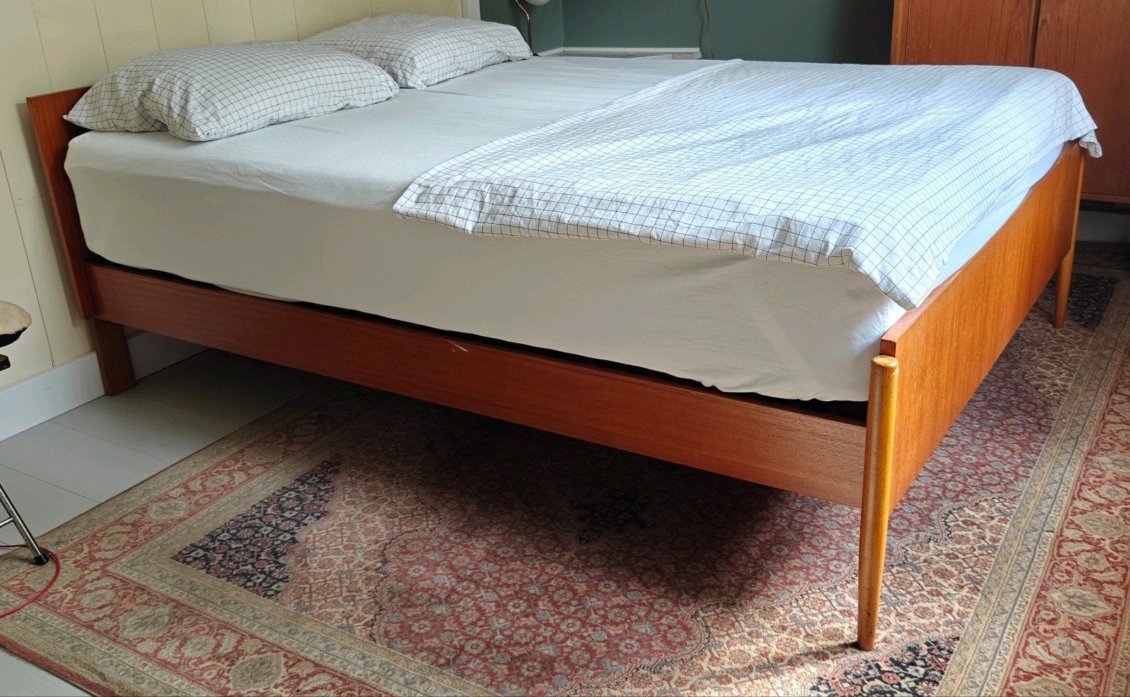Mid Century bed 140x200cm, Huis en Inrichting, Slaapkamer | Bedden, Ophalen, Gebruikt, Bruin, Tweepersoons