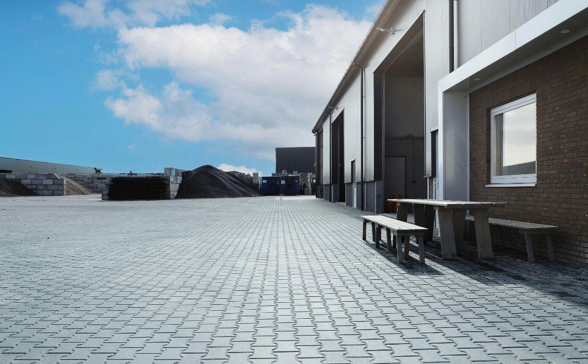 GEZOCHT: 1200m2 H-klinkers & 500m2 grasklinkers, Bestrating