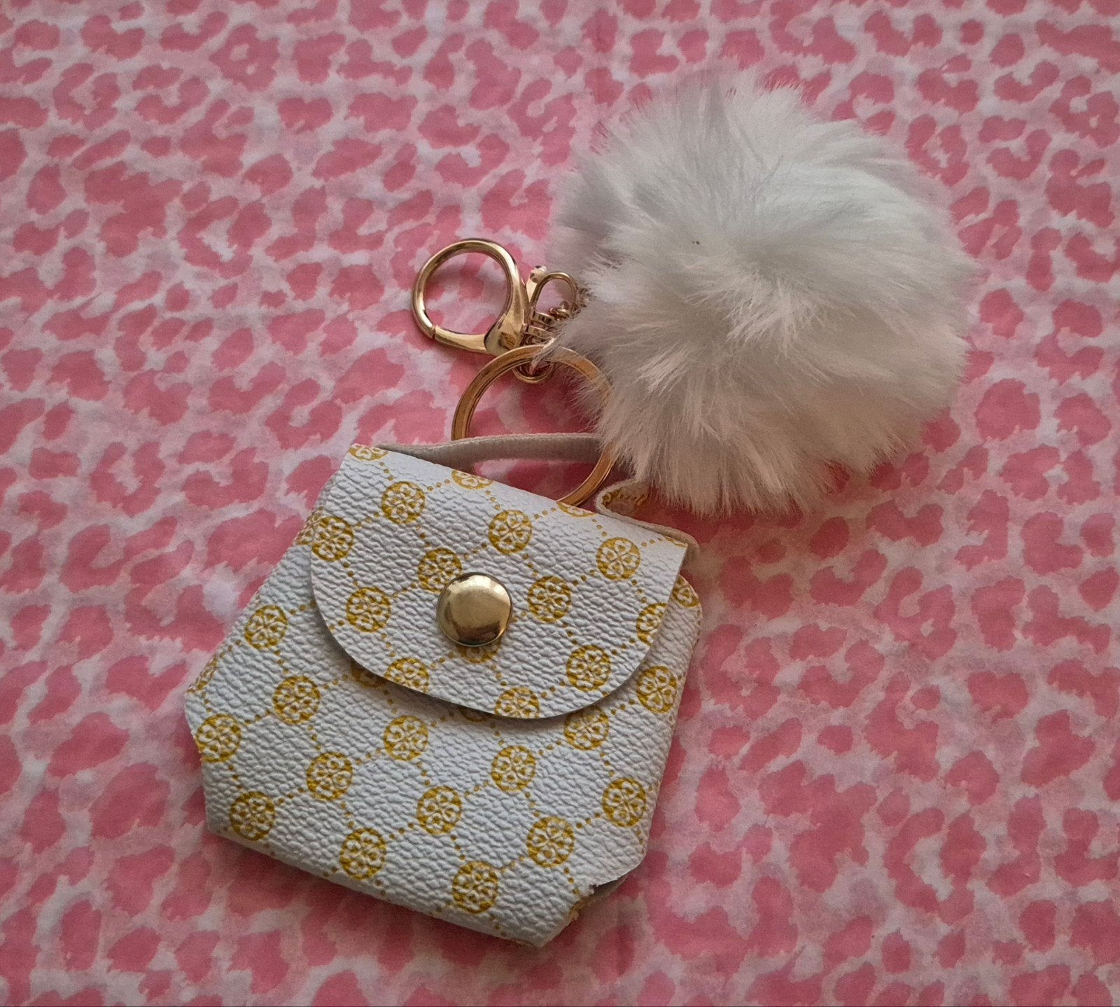 sleutelhanger tasje en pluche bol van bekend merk tas Louis, Ophalen of Verzenden, Nieuw, Overige materialen