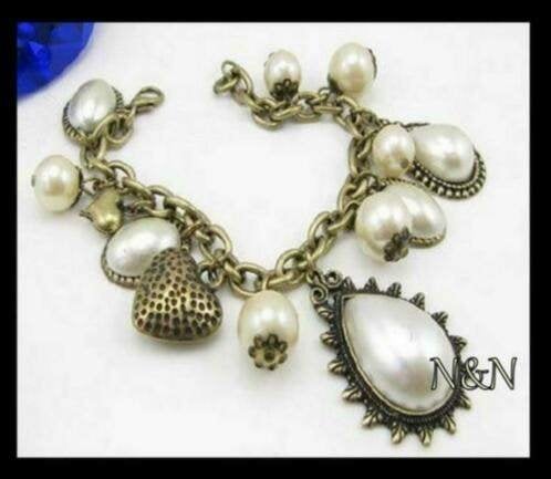 prachtige nieuwe Vintage Stijl Armband met Parel Bedels, Overige materialen, Nieuw, Ophalen of Verzenden, Met bedels of kralen