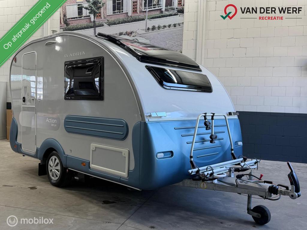 Adria ACTION 361LH I Mover I Fietsendrager I Luifel, Caravans en Kamperen, Caravans, Tot en met 2, Bedrijf, 750 - 1000 kg, Buitendijks 9, 3356 LX Papendrecht