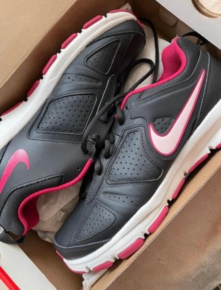 Nike sneakers maat 41, Ophalen of Verzenden, Zo goed als nieuw, Sneakers of Gympen