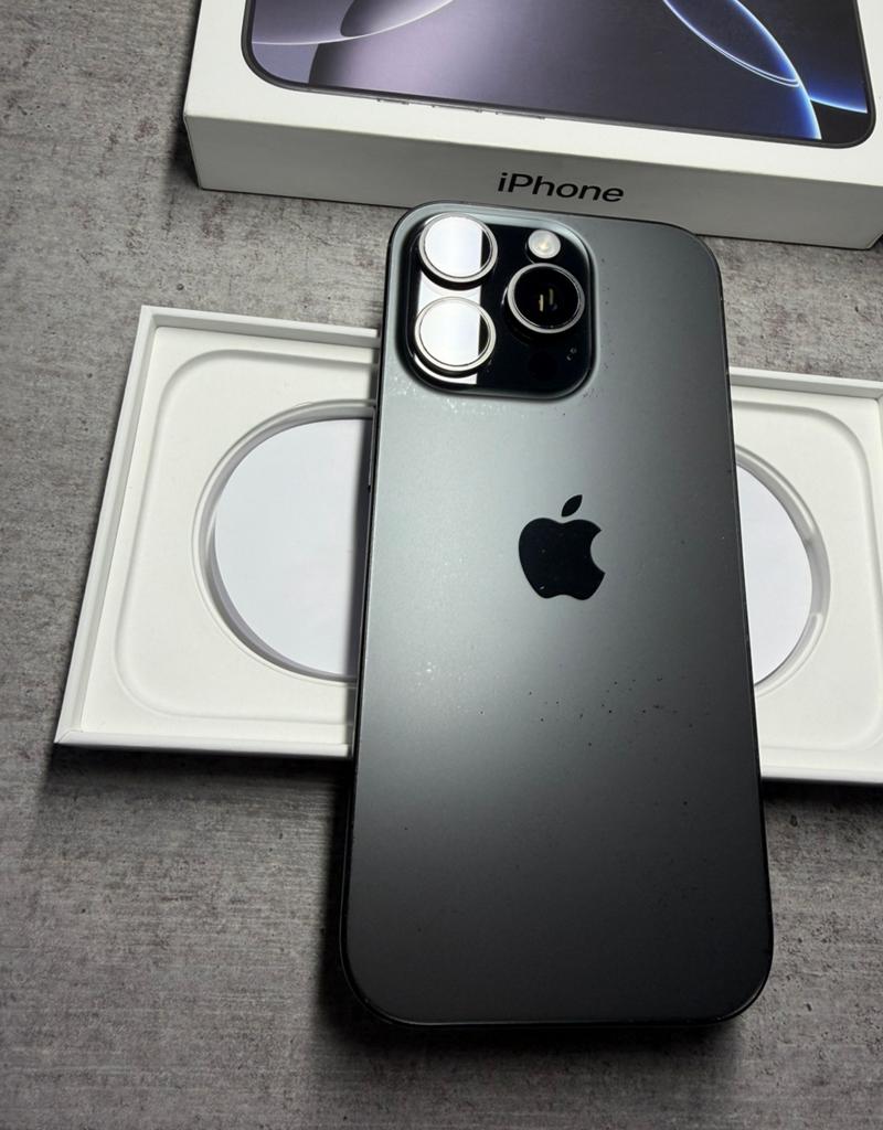  Apple iphone 16 Pro Black Titanuim 128GB Batterij 95%, Telecommunicatie, Mobiele telefoons | Apple iPhone, IPhone 16 Pro, Apple