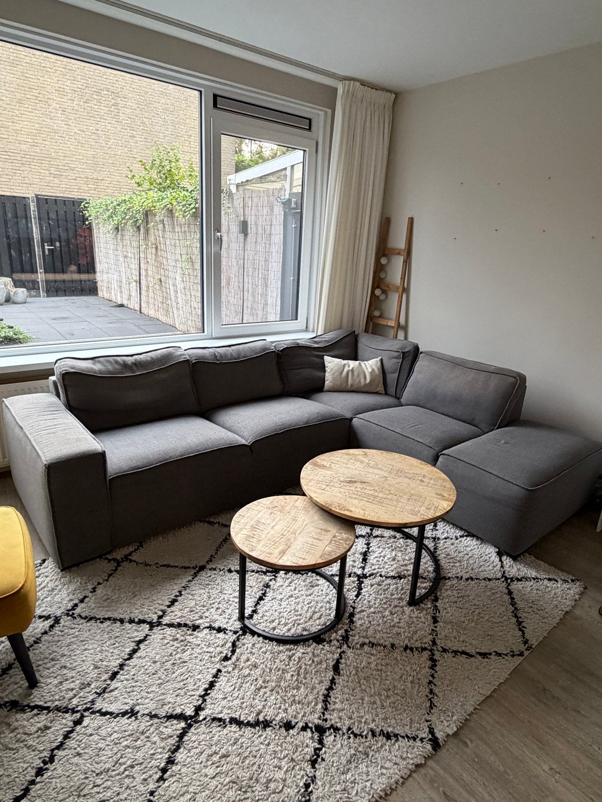 GRATIS OPHALEN- Hoekbank - Grijs Stof, Ophalen, 250 tot 300 cm, Hoekbank, Zo goed als nieuw