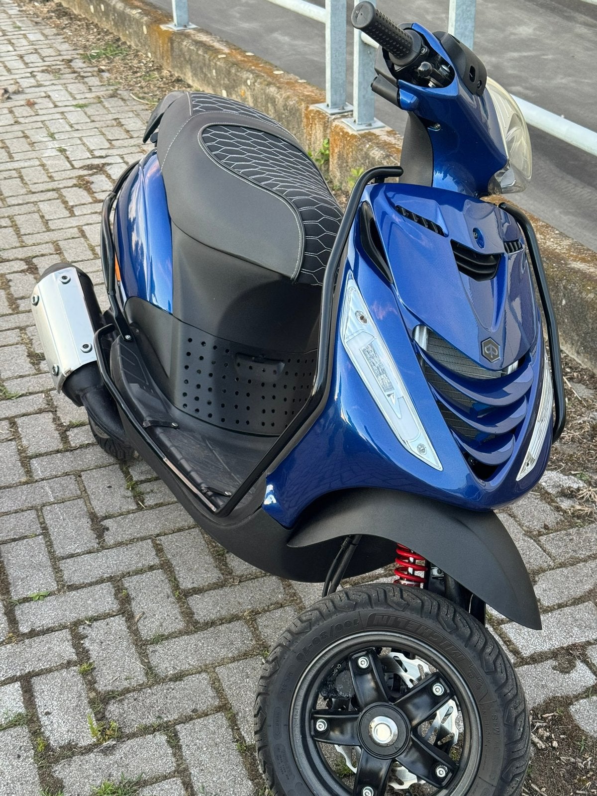 Piaggio Zip 172cc lc brom, Fietsen en Brommers, Ophalen, Tweetakt, Zip, Zo goed als nieuw