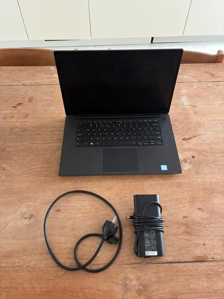 Dell XPS 15 7590 i7-9750H GTX 1650 32GB RAM 1TB SSD