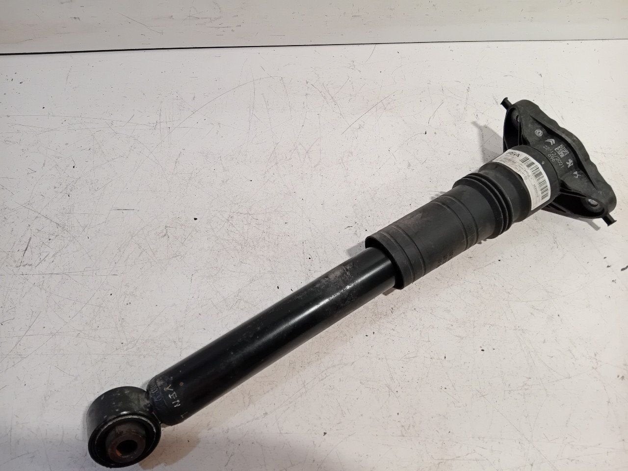 Schokbreker links achter Peugeot 208, Onderdelen@venauto.nl, Van der Ven Autorecycling B.V., Gebruikt, Ettenseweg 76, 4706 PB Roosendaal, The Netherlands
