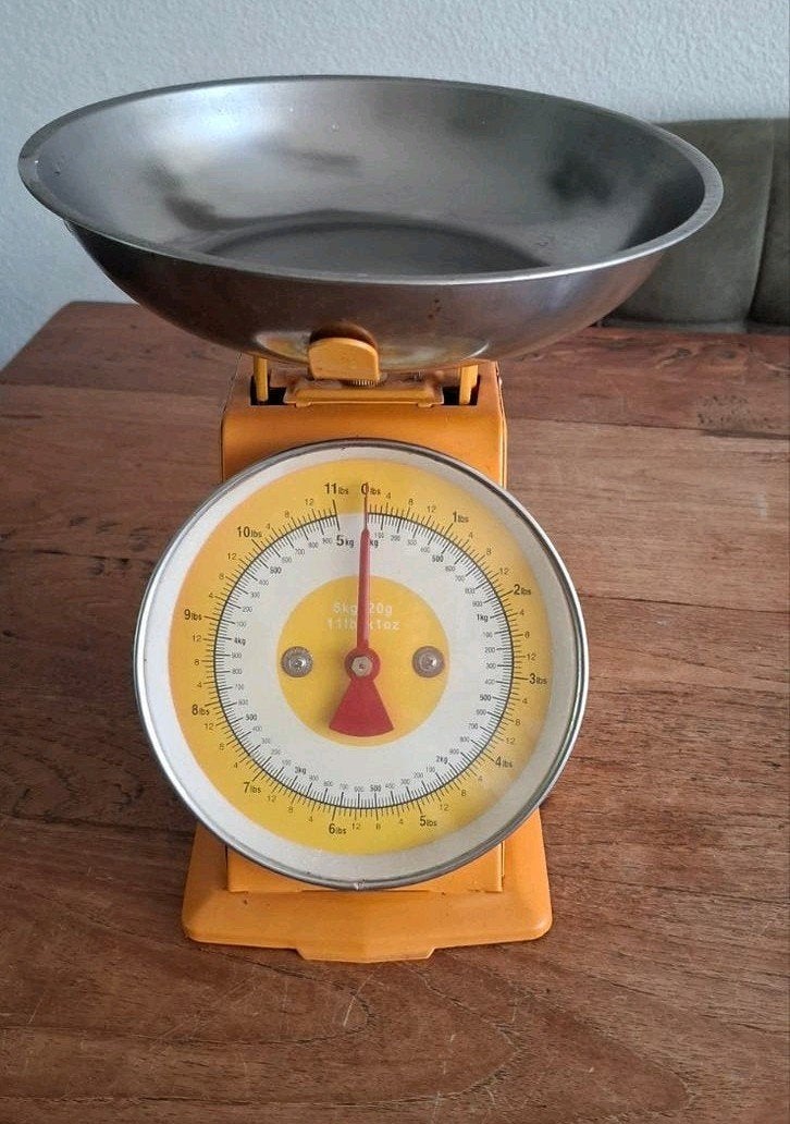 Vintage Gele Keukenweegschaal - Analoog, tot 5kg, Ophalen, Keukenweegschaal, Gebruikt, Minder dan 10 kg