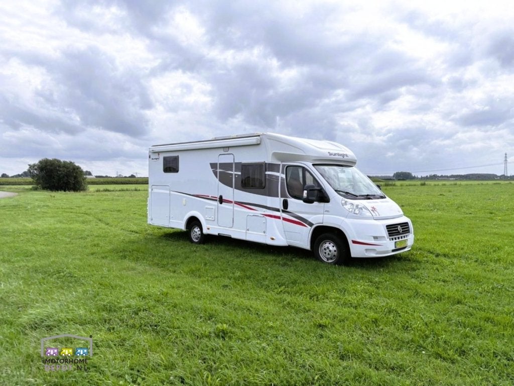 Sunlight T 67 | 2014 | 107000 KM | Euro5 | Lengte bedden, Caravans en Kamperen, Niet ingevuld, Elektrische ramen, Sunlight, Ringverwarming