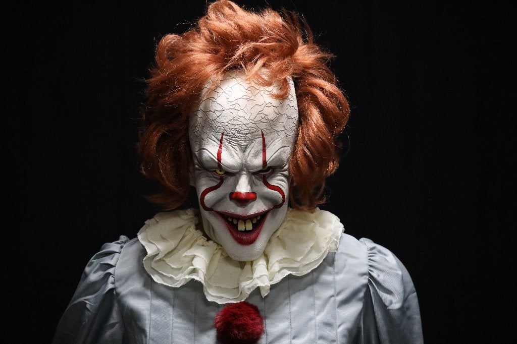 levensgrote Pennywise clown, Maat 52/54 (L), Ophalen of Verzenden, Zo goed als nieuw, Halloween