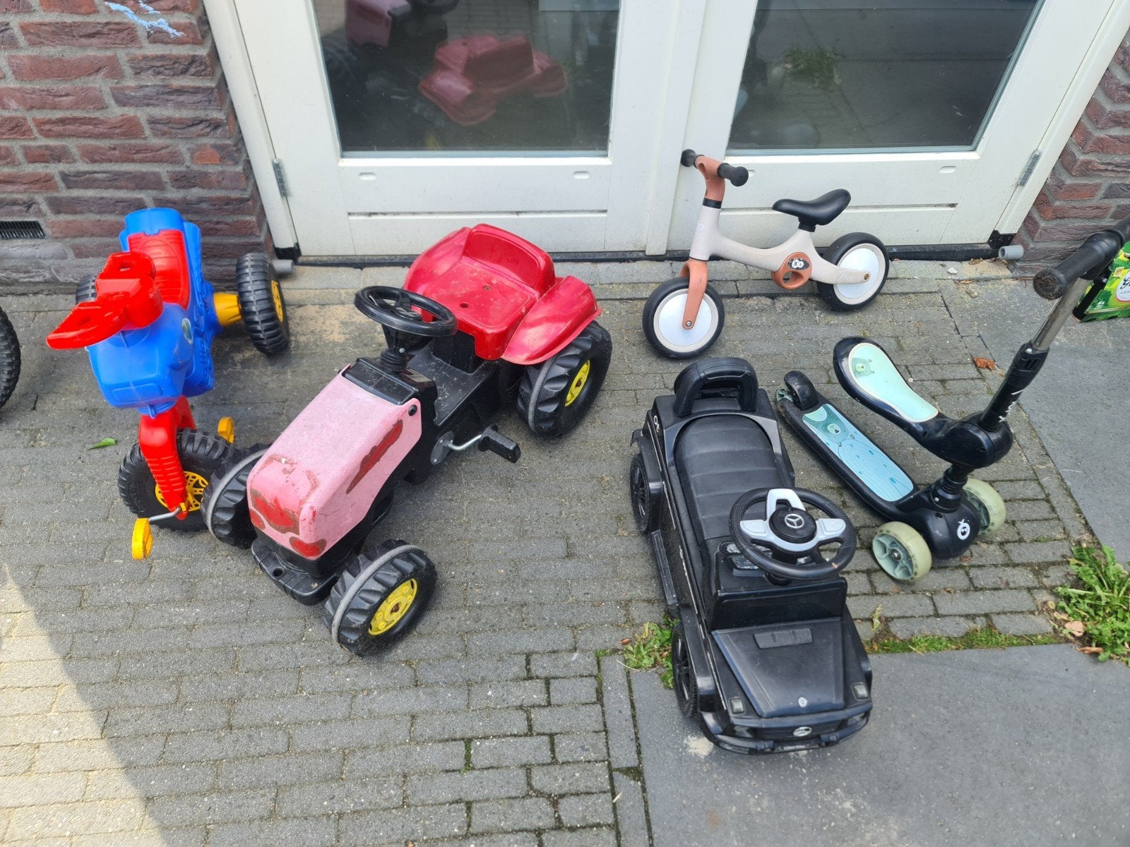 verzameling kinderspeelgoed buiten traptractor step loopauto, Kinderen en Baby's, Speelgoed | Buiten | Skelters, Ophalen, Gebruikt