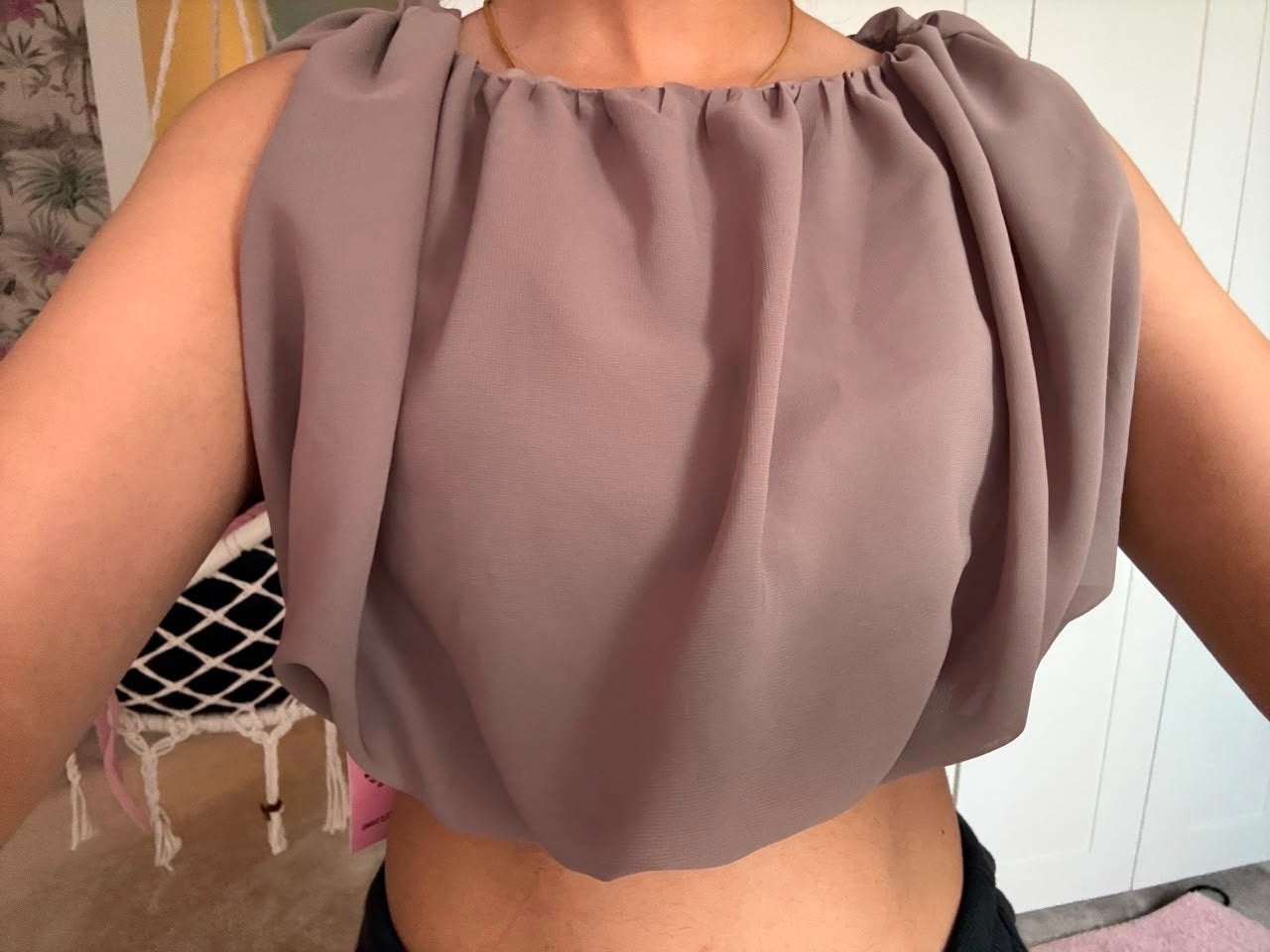 PrettyLittleThing Petite Bubble Sleeveless Crop Top new tags, Ophalen of Verzenden, Zo goed als nieuw, Korte mouw
