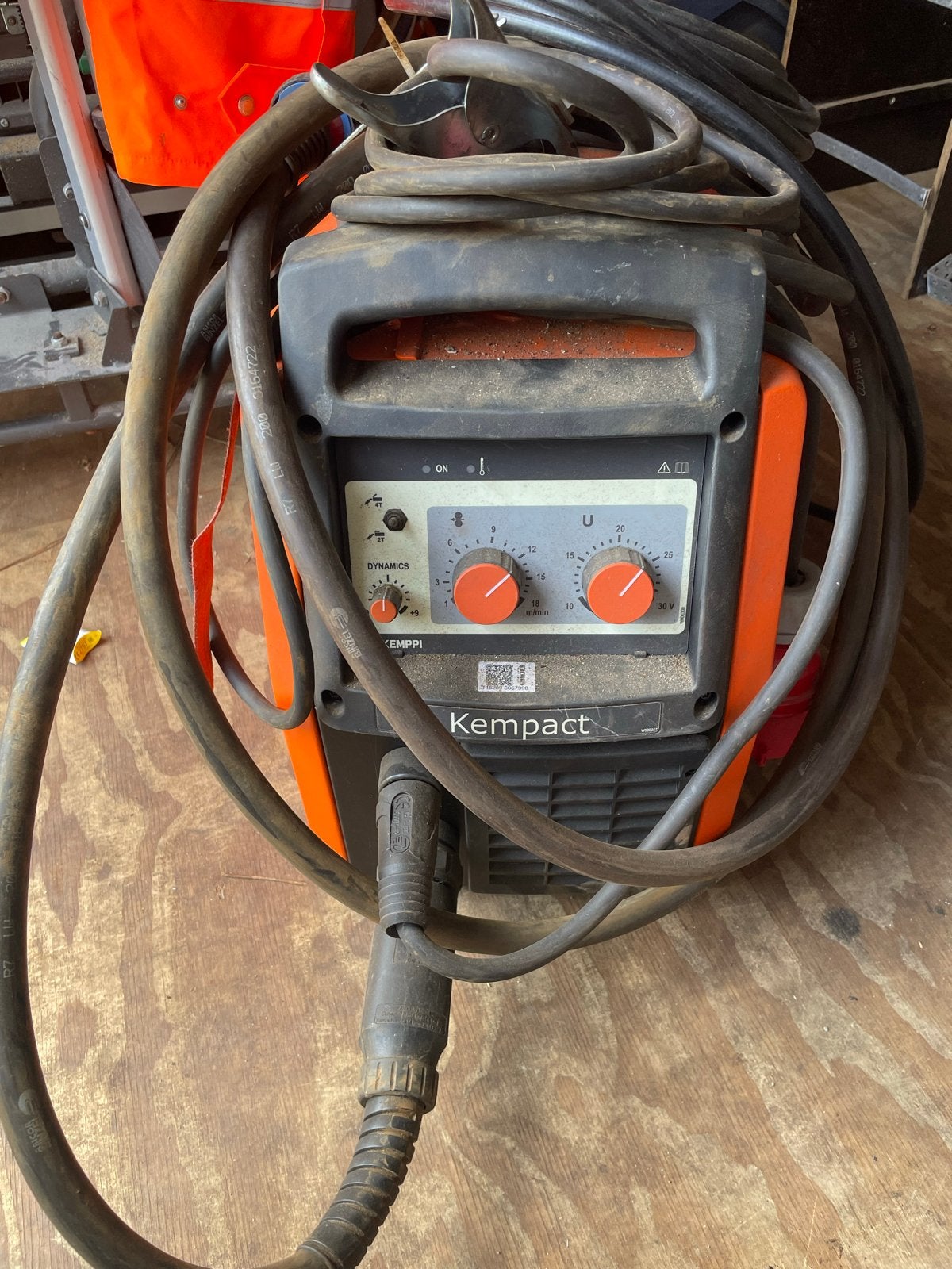 Kemppi Kempact MIG 2530 Lasapparaat - Gebruikt, Doe-het-zelf en Verbouw, Gereedschap | Lasapparaten, Ophalen of Verzenden, Gebruikt