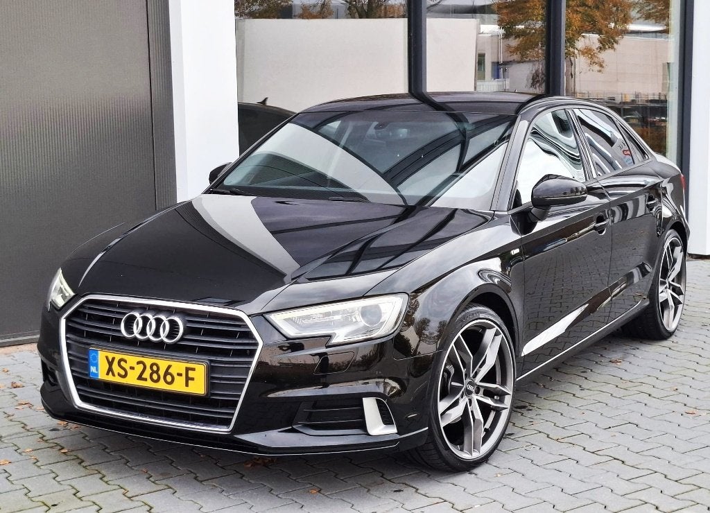 Audi A3 35 1.5 Tfsi 150pk l S Tronic l Sport Line  Xenon/Led, Auto's, Stof, 1498 cc, 4 cilinders, Zwart