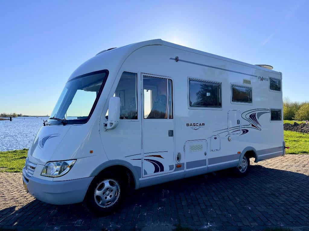 Mercedes-Benz automaat • Comfortclass • volledig uitgerust, Caravans en Kamperen, Verhuur
