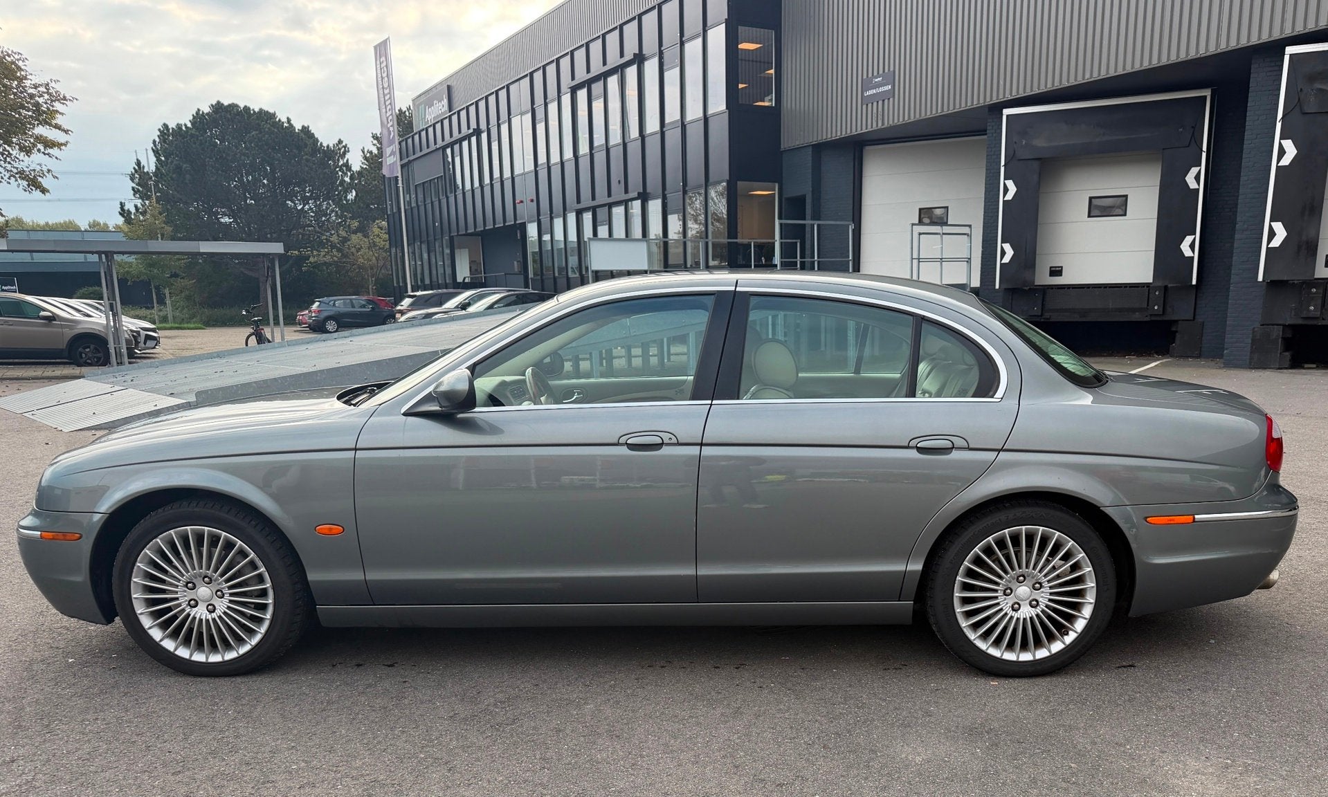 Jaguar S-type 4.2 V8 Executive 2EEIG/AUTOMAAT/LMV/NAVI/CLIMA, Automaat, Dealer onderhouden, Achterwielaandrijving, Gebruikt