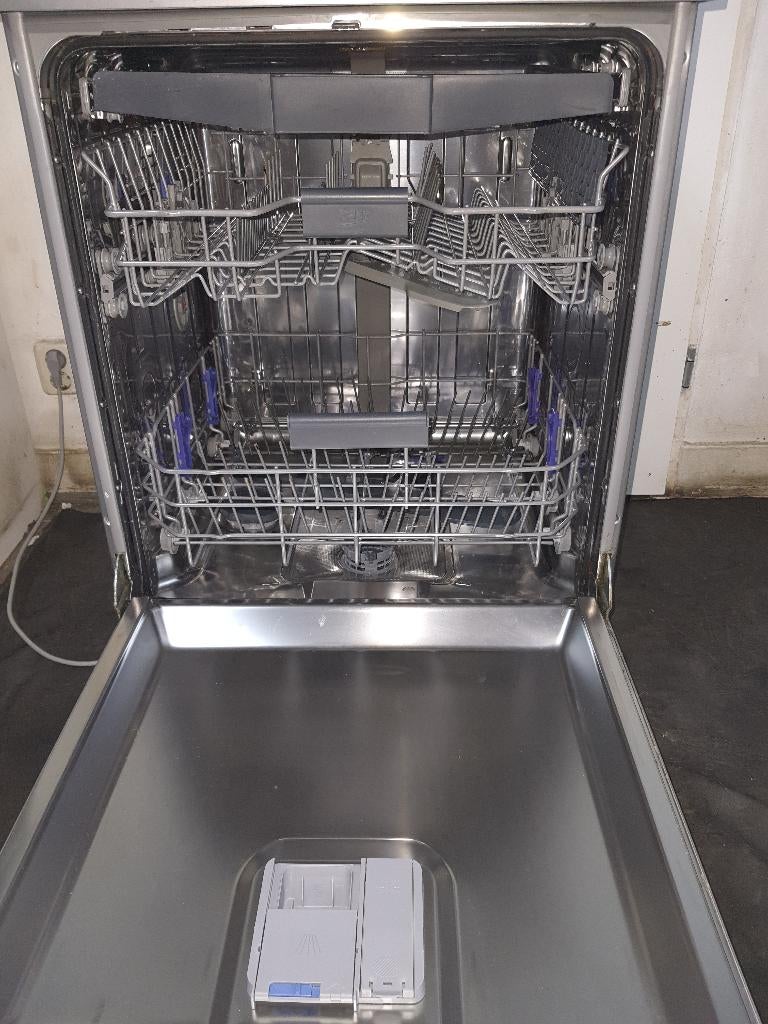 Vrijstaande Beko RVS vaatwasser werkt Perfect, Witgoed en Apparatuur, Vaatwasmachines, Ophalen, Minder dan 85 cm, Energieklasse A of zuiniger