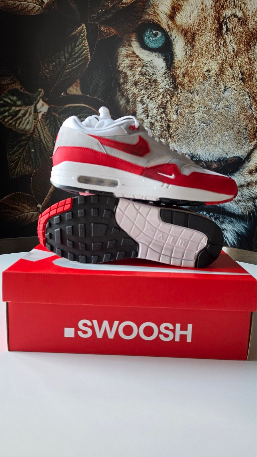 Nike Air Max 1 .SWOOSH "Low Poly" Maat 43, Ophalen of Verzenden, Nieuw