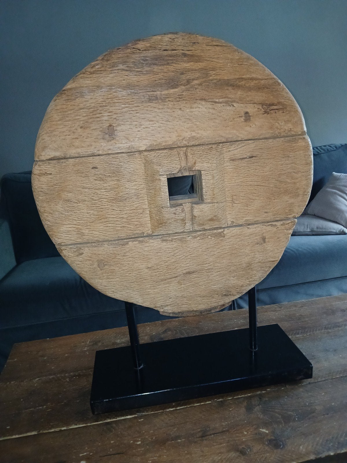 Decoratief oud houten wiel op standaard, Antiek en Kunst, Ophalen
