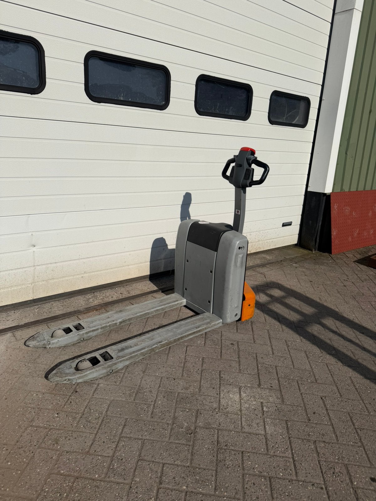 Electrische pompwagen nieuwstaat, Doe-het-zelf en Verbouw, Palletwagens en Pompwagens, Ophalen of Verzenden, Zo goed als nieuw