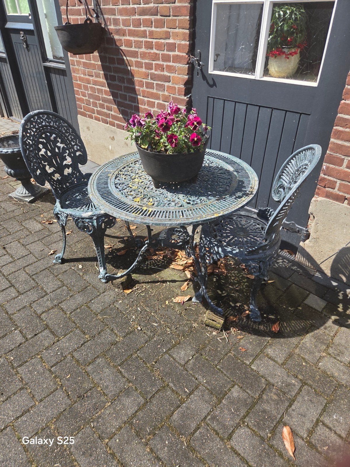 Antieke gietijzeren bistro set - 2 stoelen en tafel, Ophalen