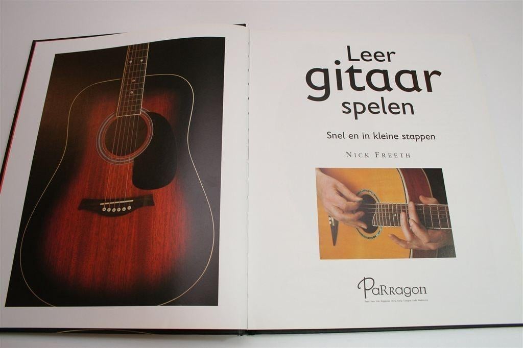 Leer Gitaar Spelen — Voor Beginners [Akoestisch & Elektrisch, Boeken, Ophalen of Verzenden, Zo goed als nieuw, Instrument