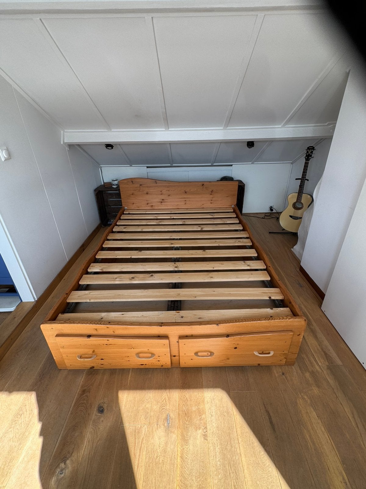 Grenen houten bed, Ophalen, Gebruikt, Bruin, 140 cm