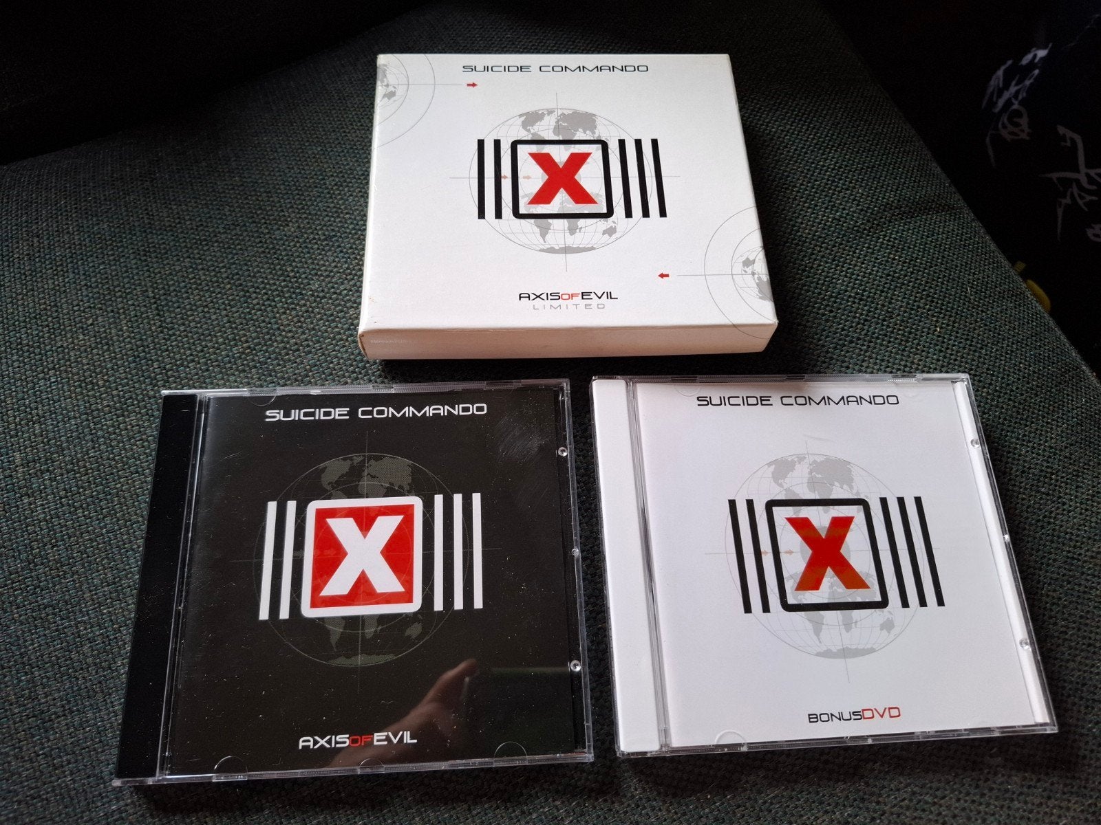 Suicide Commando - Axis of Evil (limited) Boxset 2003, Boxset, Ophalen of Verzenden, Electro, Bonusmateriaal