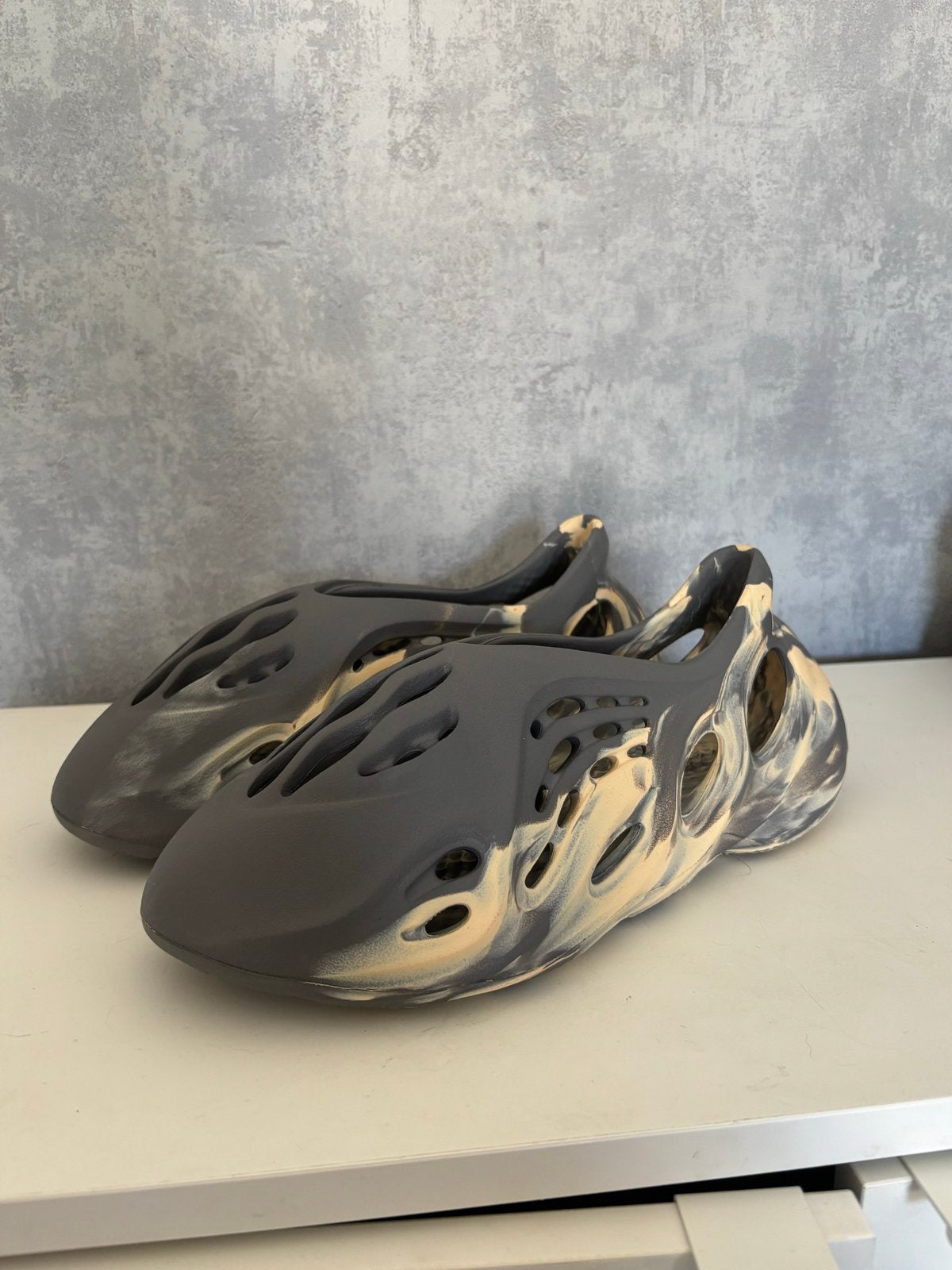 Yeezy Foam Runner Maat 45 Nieuw, Kleding | Heren, Schoenen, Ophalen of Verzenden, Nieuw, Overige kleuren, Slippers