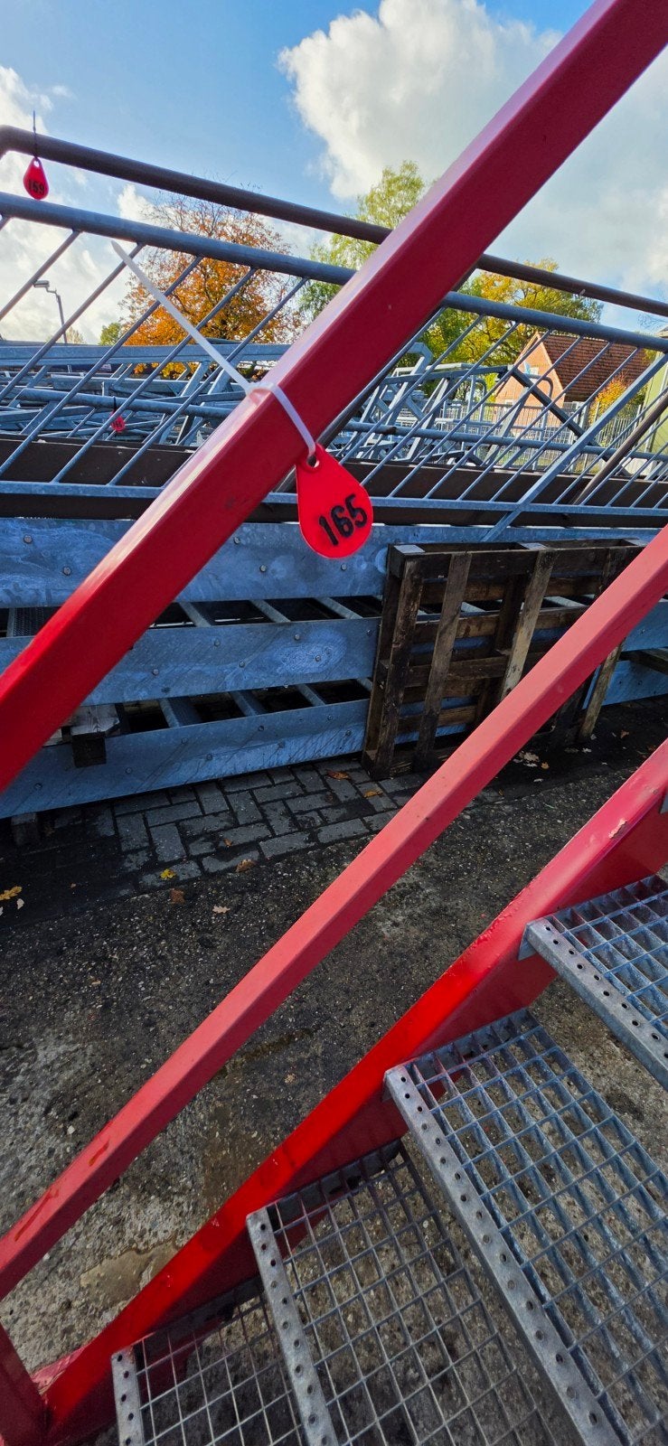 stalen trap rood hoog 2.55mtr nor165, Ophalen of Verzenden, Zo goed als nieuw, 2 tot 4 meter