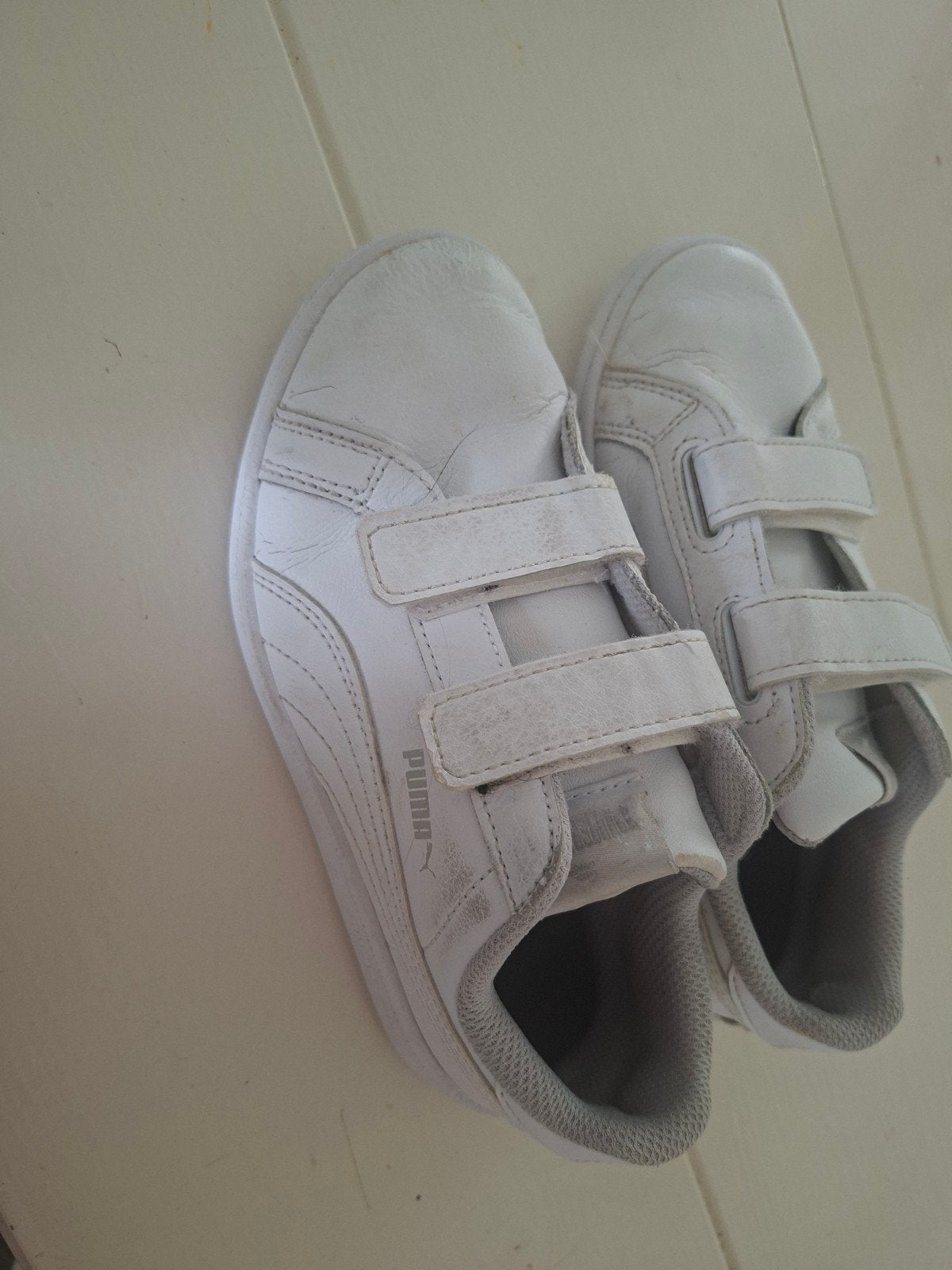 Witte Puma sneakers klittenband gymschoenen 32 gympen, Gebruikt, Jongen of Meisje, Puma, Schoenen