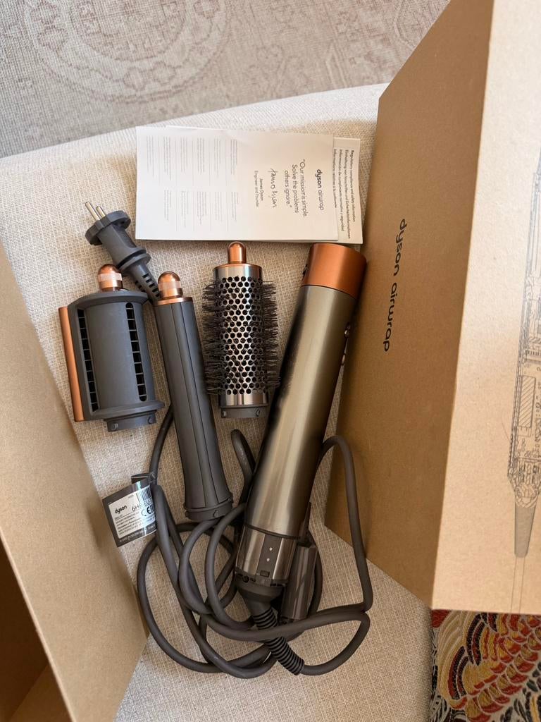 Dyson föhn, Ophalen of Verzenden, Zo goed als nieuw, Föhn of Haardroger