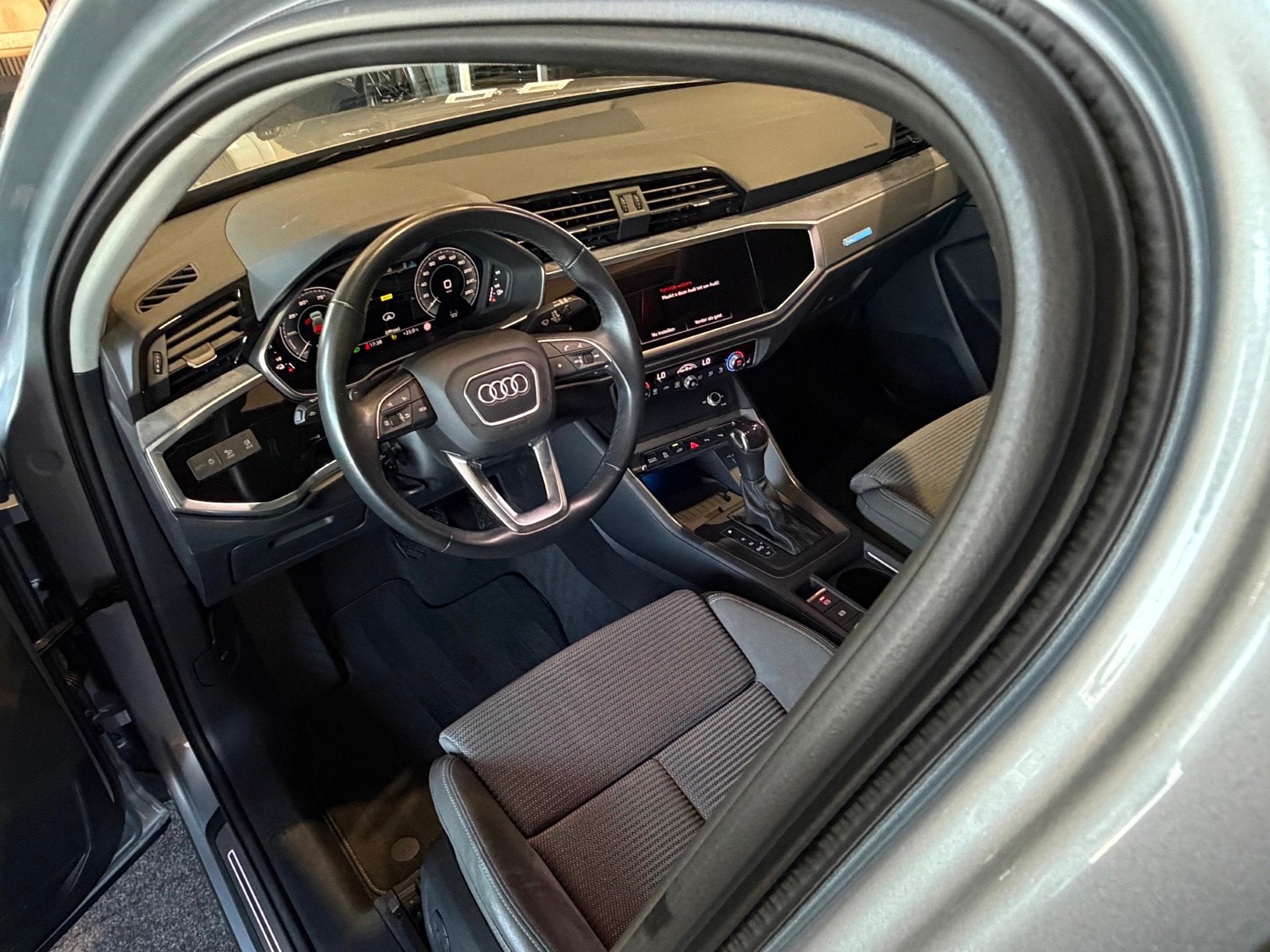 Audi Q3 45 TFSI e S Edition | Full Option | Panoramadak | AC, Gebruikt, Euro 6, 150 pk, Leder en Stof