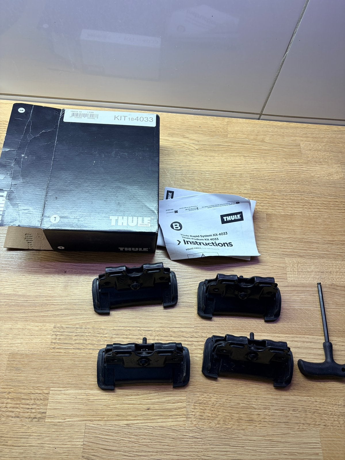 Thule Fitting Kit 184033 (oa. Volvo v40)– 1x gebruikt, Auto diversen, Dakdragers, Ophalen, Zo goed als nieuw