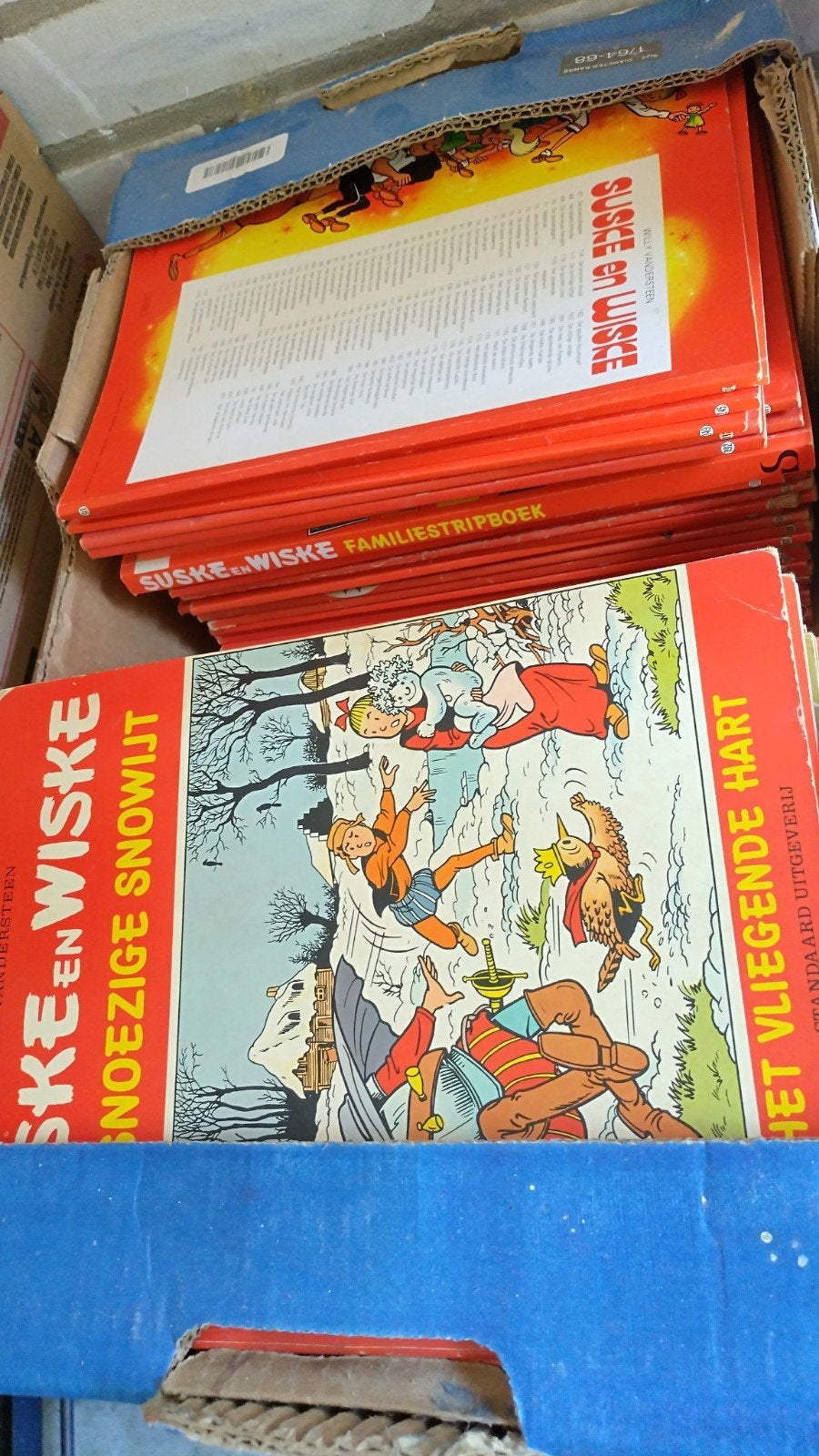 200 Suske en Wiske Familiestripboek - Diverse titels, Boeken, Ophalen