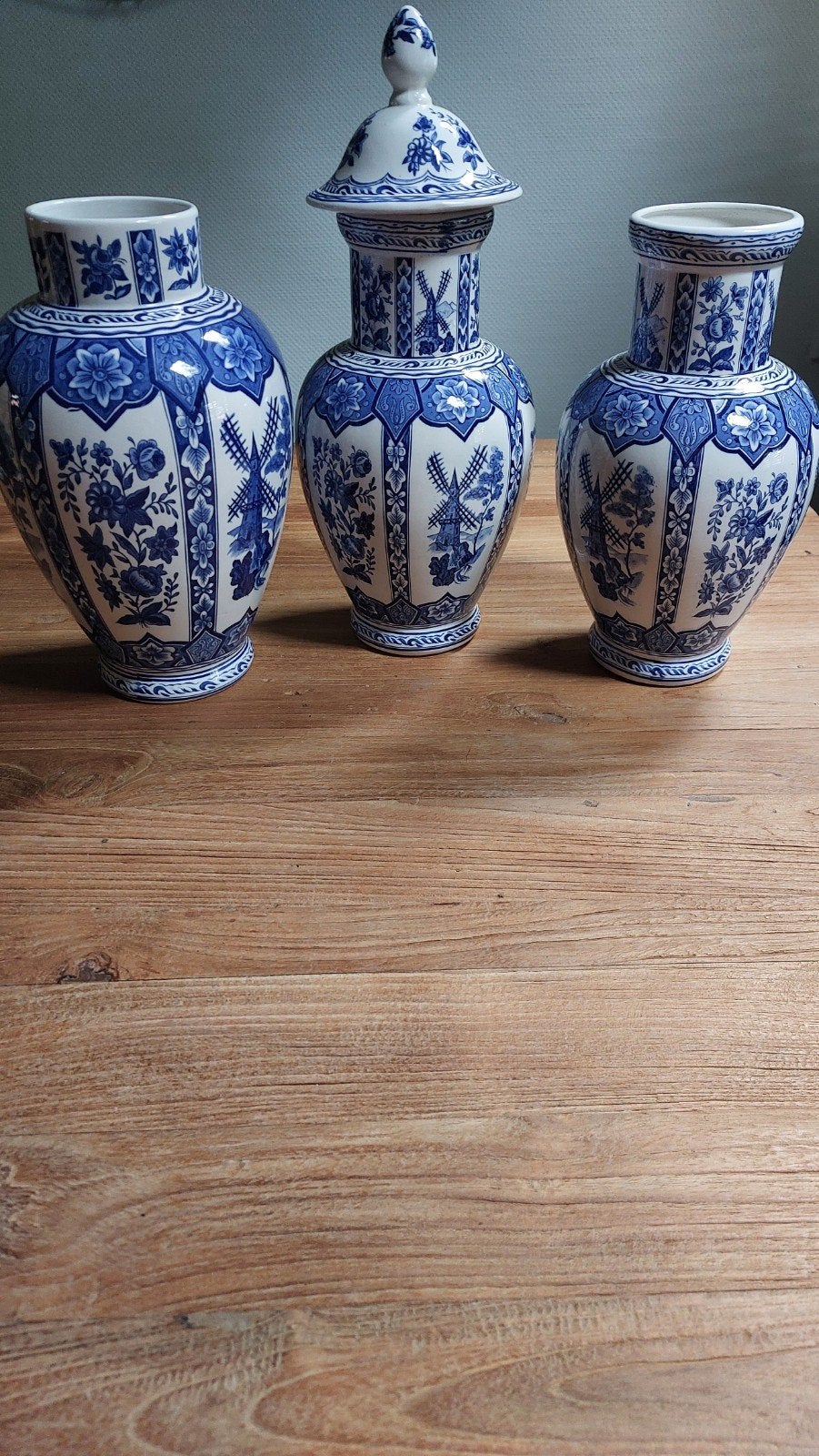 Prachtig 3-delig Delfts Blauw kaststel met molen decor, Ophalen