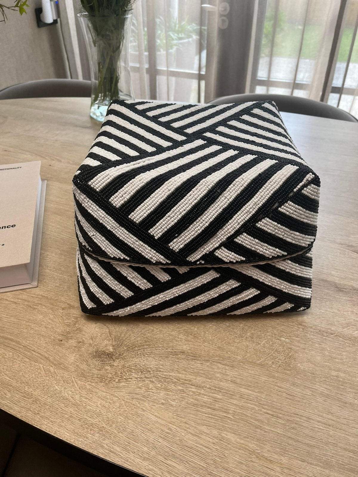 Mooie zwart witte offermand xl, Ophalen of Verzenden, Zo goed als nieuw, Rond