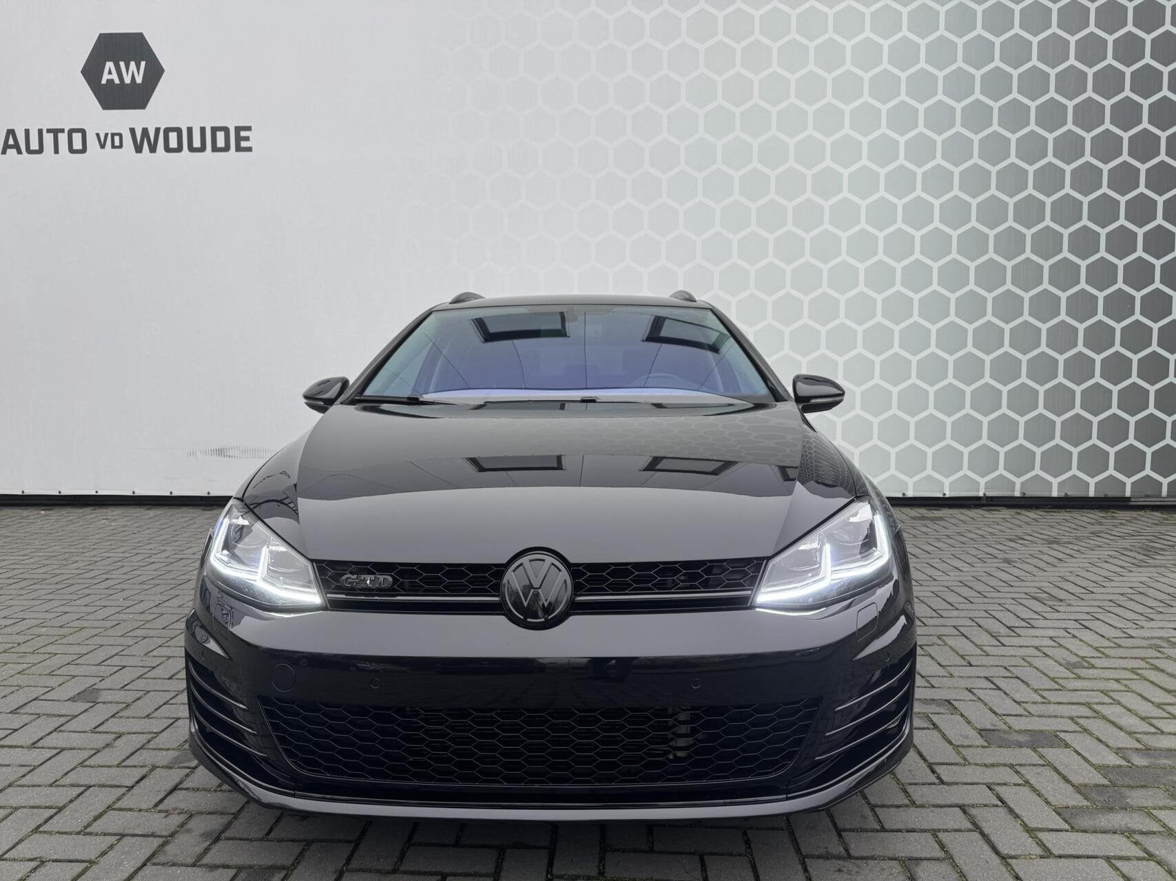 VW Golf Variant 1.6 TDI Highline Porsche remmen Airride Led, Auto's, Voorwielaandrijving, Gebruikt, 4 cilinders, Zwart