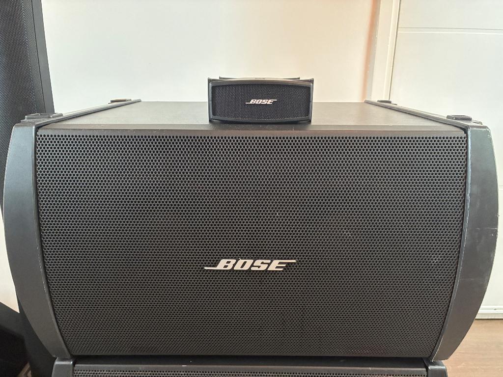 Bose B2 subwoofer met A1 versterker voor L1 installatie, Ophalen, Zo goed als nieuw, Audio