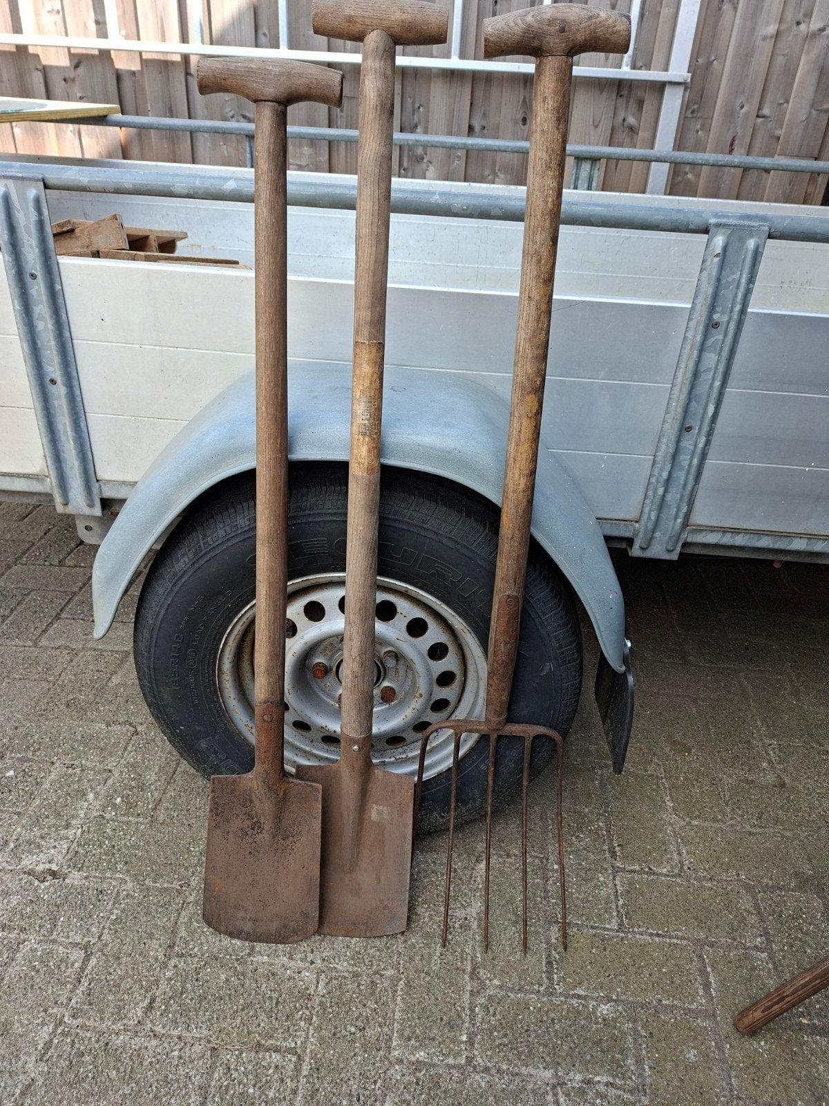 tuingereedschap spade, schep riek, hooivork, Ophalen, Zo goed als nieuw