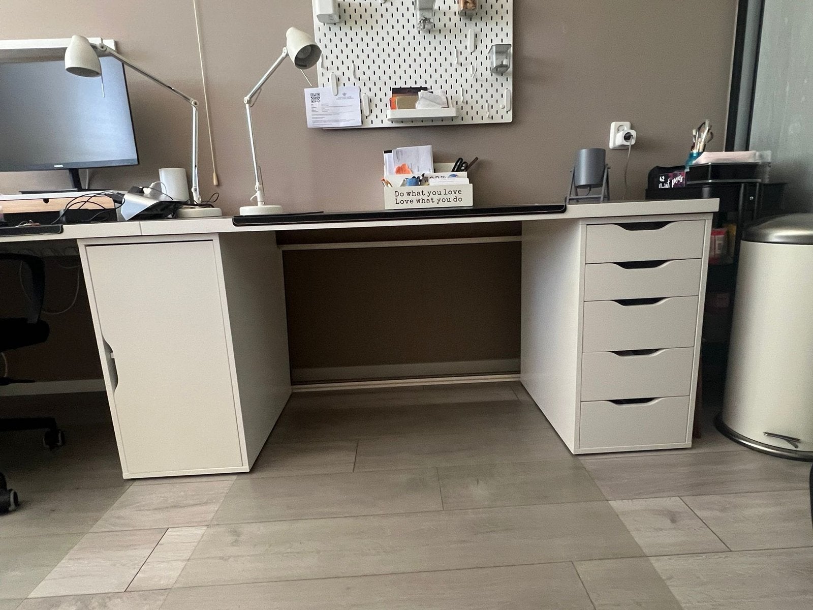 Complete Bureaublad Set: Lamp, Stoel, Legger, Kastje, Huis en Inrichting, Ophalen, Opbergruimte, Gebruikt, Spaanplaat of MDF