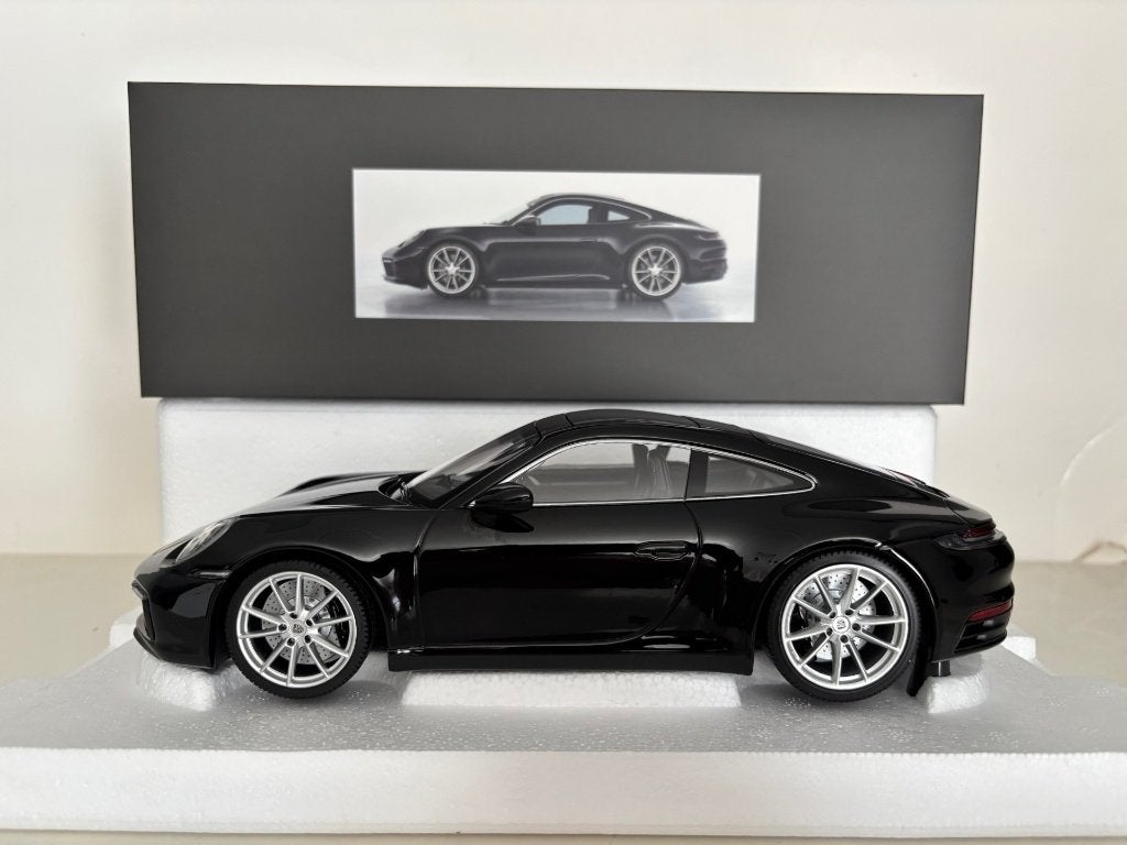 Porsche 911 (992) Carrera 4S 1:18 (nieuw), Hobby en Vrije tijd, Verzenden, Nieuw, Auto, MiniChamps