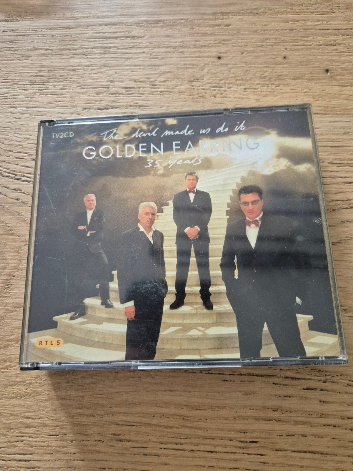 Golden Earring - The Devil Made Us Do It (35 Years) CD, Rock, Gebruikt, Ophalen of Verzenden, Verzamelalbum