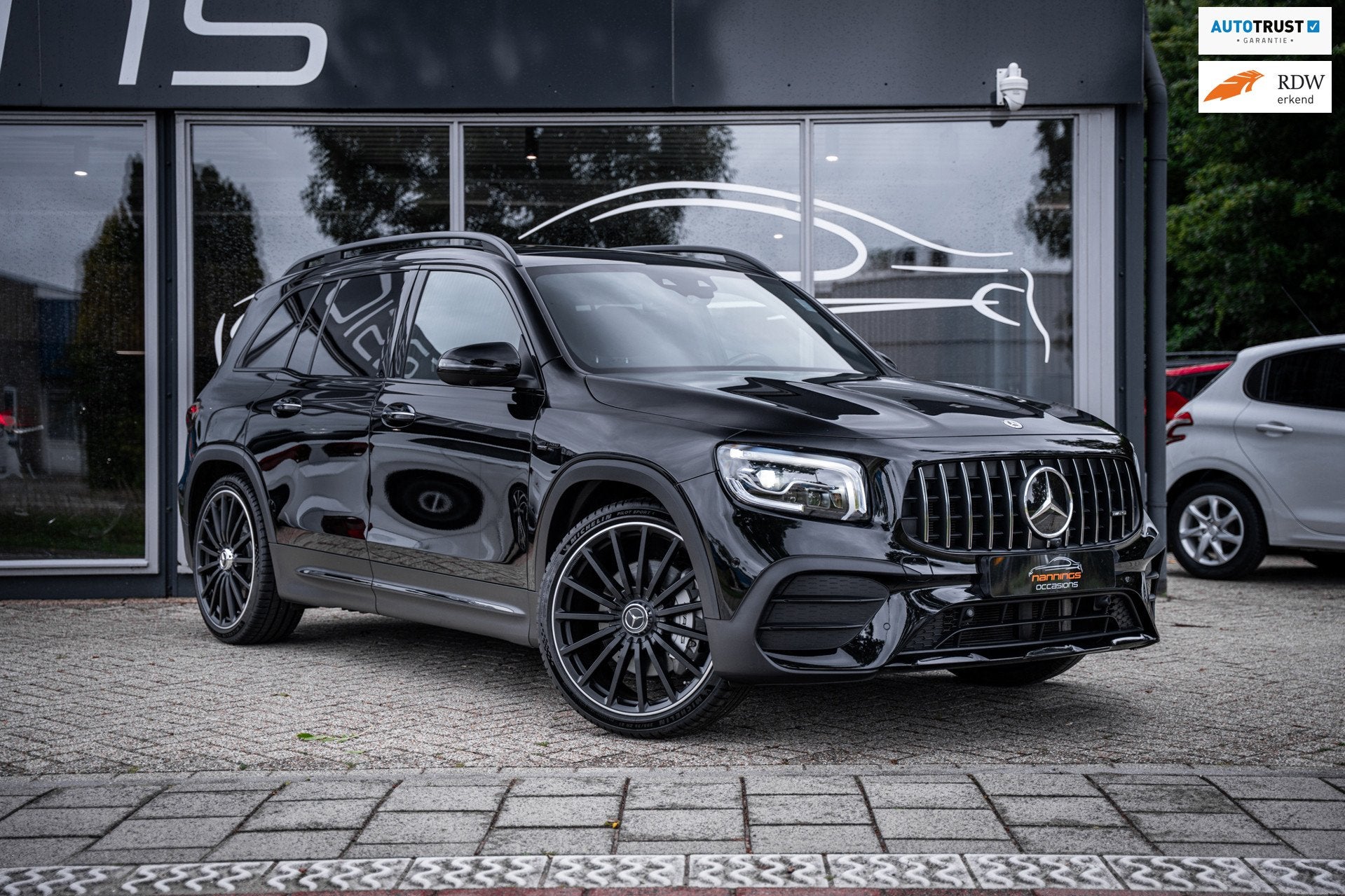 Mercedes-Benz GLB AMG 35 4MATIC|Pano|LED|Elec trekh|HUD|Burm, Automaat, Dealer onderhouden, 4 cilinders, 1655 kg