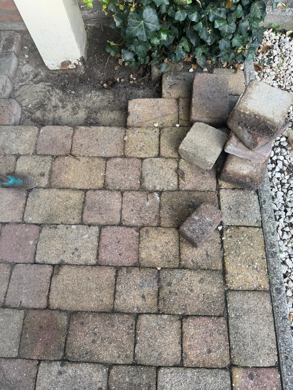 Gratis cobblestones, Tuin en Terras, Ophalen, Gebruikt, Klinkers, 10 m² of meer