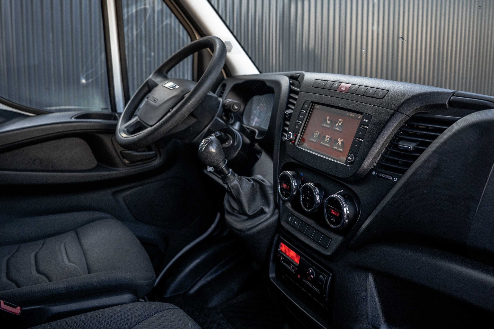 Iveco Daily 40C17 3.0L | 170 PK | 3-Zits | Navi | Climate |, Auto's, Euro 5, Zwart, 4 cilinders, Iveco