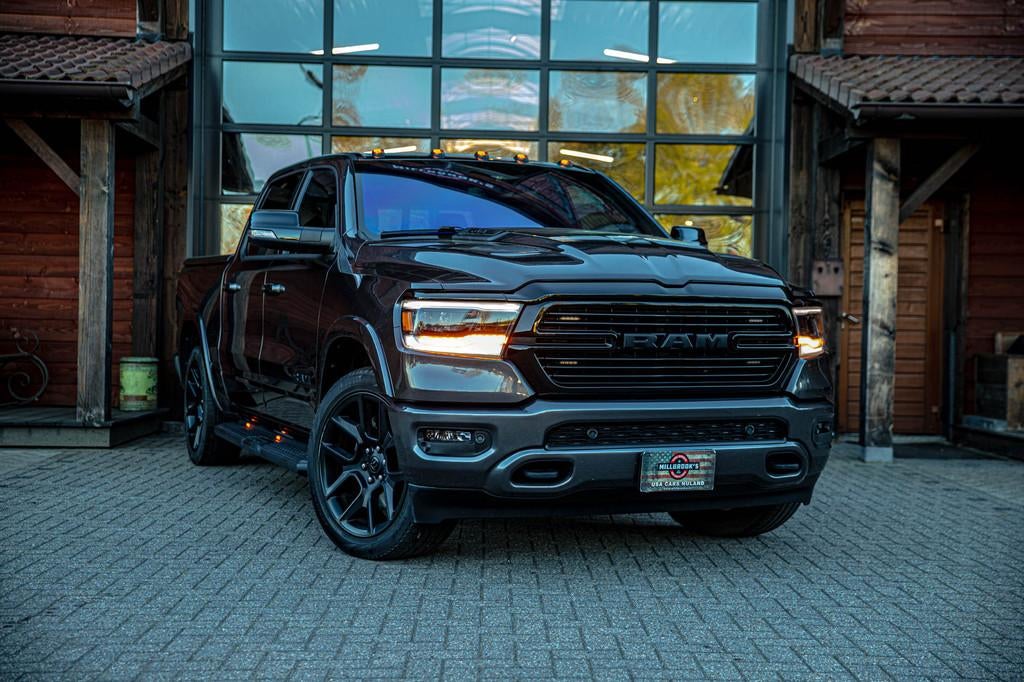 Dodge Ram 1500 5.7 V8 Laramie night | | 1e eigenaar | org nl, Auto's, Automaat, Gebruikt, 5654 cc, 402 pk