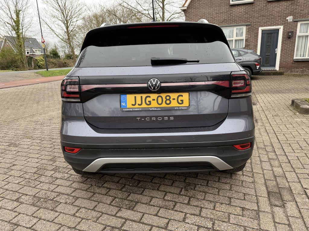 Volkswagen T-Cross 1.5 TSI Style stoel verwarming l Camera l, 4 cilinders, 150 pk, Grijs, SUV of Terreinwagen